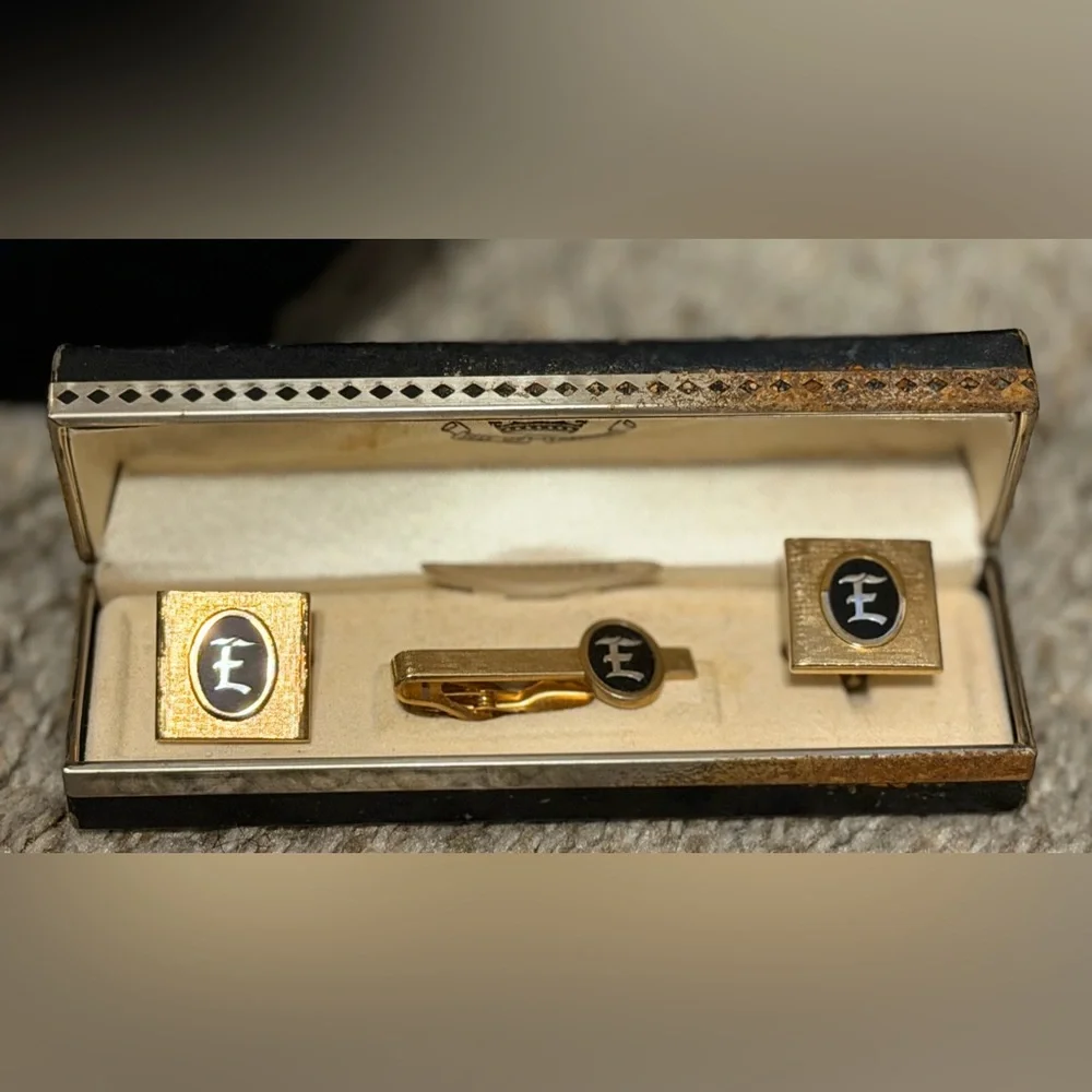 Vintage Swank Gold Tone Initial “E” Cufflinks & Tie Clip Set With Original Box